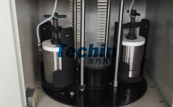 實驗室91视频APP导航上的球磨罐